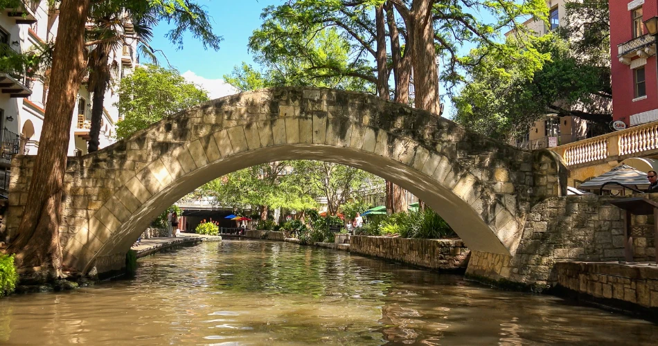 San Antonio River Walk: What to See, Do & Eat