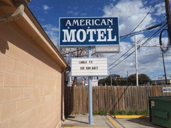 American Motel image 12