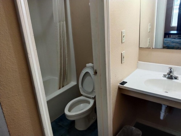 American Motel image 16