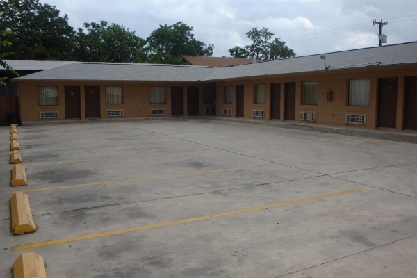 American Motel image 3