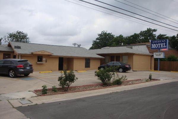 American Motel image 4